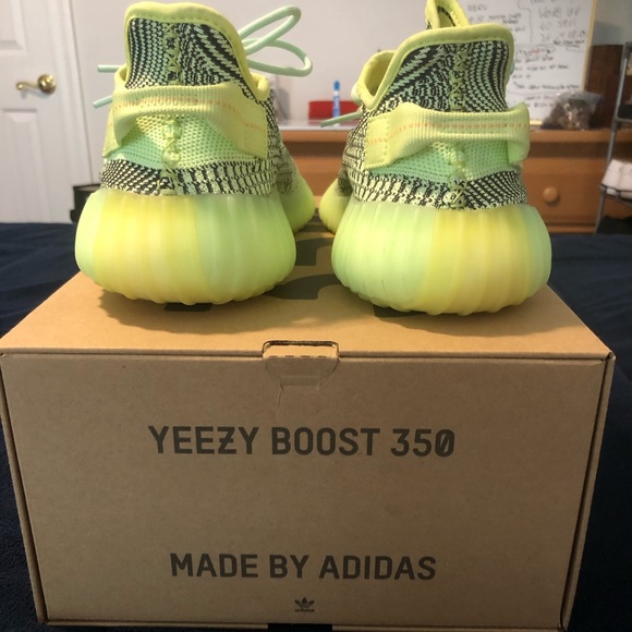 adidas Yeezy Boost 350 V2 Yeezreel - Picture 4 of 7